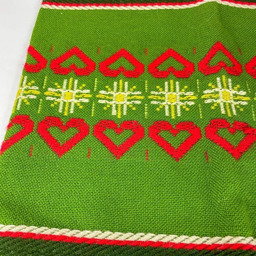 Vintage Green Polyacryl Heart & Snowflake Woven Tablerunner Bright Christmas